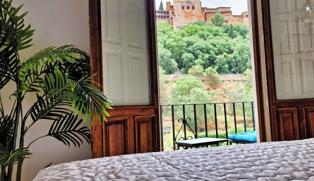 The Nasrid Palace from your bed!