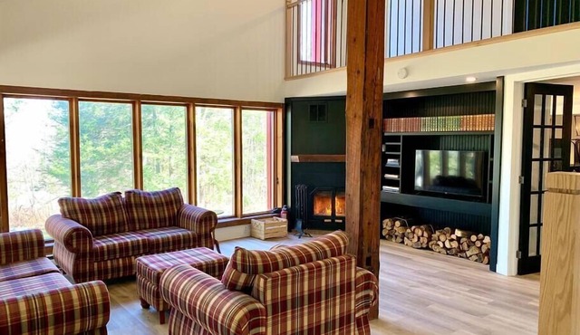 The Natura Eastman -20 people with spa-4 acres