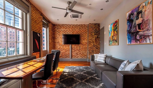 The Natchez Near FQ - Private Balcony! Heated Pool in Courtyard, Family Friendly
