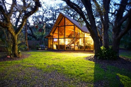 The Nature House a Secluded Canal front Cabin