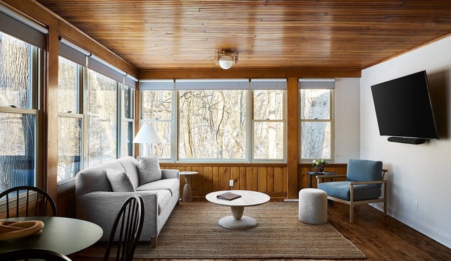 The Neighborhood Hotel - Grand Beach