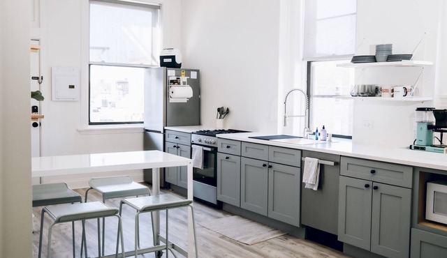The Neighborhood Hotel - Lincoln Park 203 - Two Bedroom