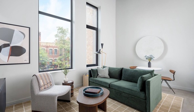 The Neighborhood Hotel - Little Italy One Bedroom w/Balcony