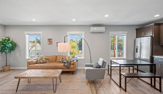 The Nest - 4BR Historic Duplex Walk to Park + Free Parking