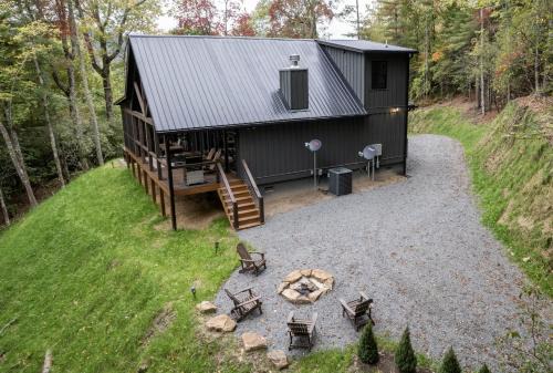 The Nest - Beautiful, Luxury Lakeside Cabin