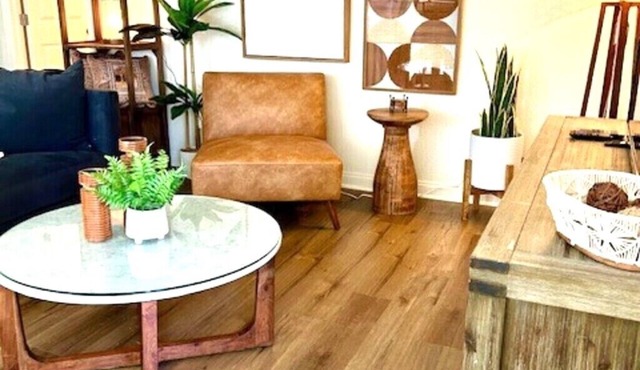 The Nest: Charming 1-bedroom townhome in Costa Mesa, Near Newport Beach