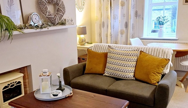 The Nest- Charming one bedroom cosy cottage in central Melrose, Scottish Borders