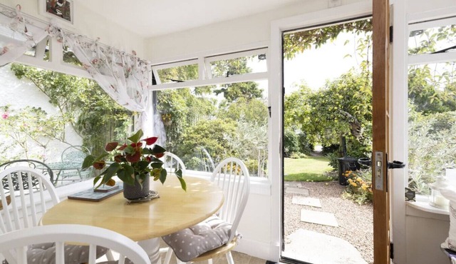 The Nest - Cosy Holiday Cottage