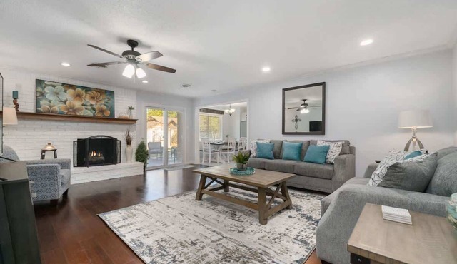 The Nest-Cozy 4BR in the heart of town w/fire pit