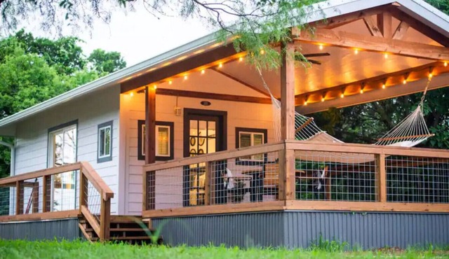 The Nest - Cozy Cottage Near Baylor and Magnolia