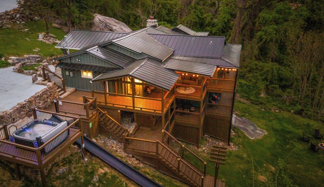 The Nest: Epic Family Home w/Rock Climbing+Slide