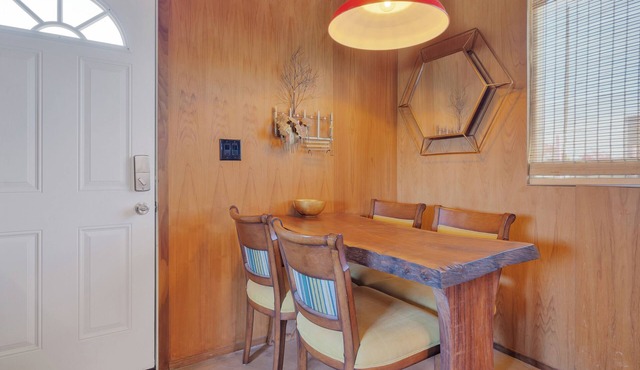 The Nest: Luxury 1-bed w/clawfoot tub, outdoor shower & AC in Bombay Beach
