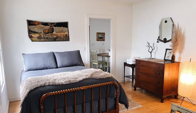 ‘The Nest’ Romantic Cottage in Hudson Valley