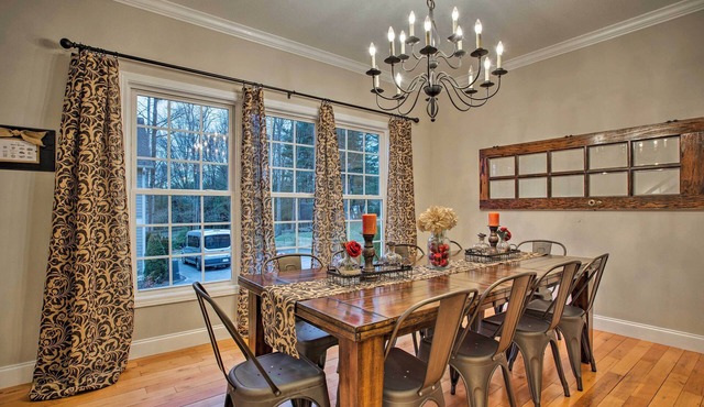 THE NEST Spacious 5-bedroom House in Excellent Asheville Location with Game Room