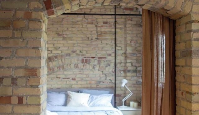 The Nest - Spacious Luxury Loft in Toronto with Den. Street car accessible!