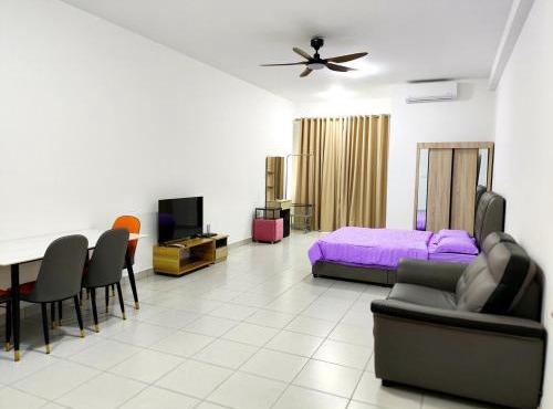 The Netizen Inn, #Beside MRT#Tun Hussein Onn#Soho#Cozy