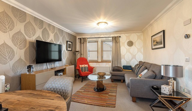 The Neuk | Stylish 2-Bed Coastal Apartment near Beaches, St Andrews & Golf