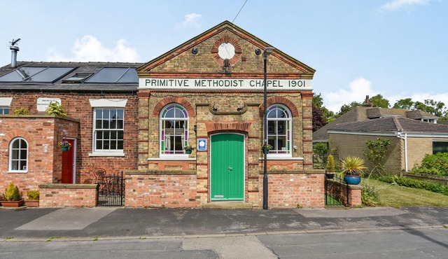 THE NEW CHAPEL, family friendly, luxury holiday cottage in Hornsea