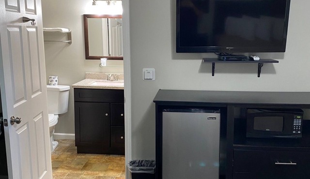 The New Lantern Motel