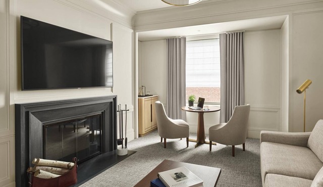 The Newbury Boston, 2 Classic Fireplace Suite!