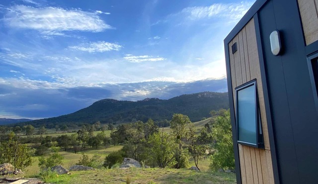 The Nile Farmstay: Modern cabin offering incredible views with fire pit and spa.