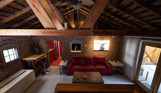 The Nine13 *One of a kind home near downtown Alamosa*