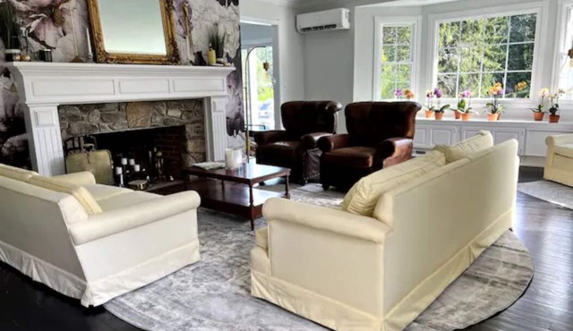 The Ninigret Nest - 10 mins to all Charlestown Beaches, walk to Umbrella factory