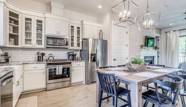 The Niuk - First floor condo, great location in Carlton Landing