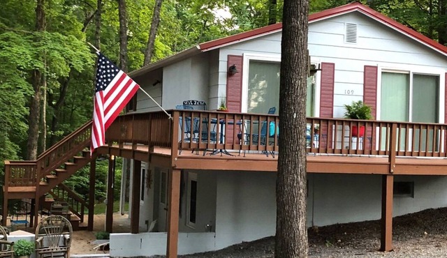 The No Wake Zone Cozy, Quiet Lake Area Property