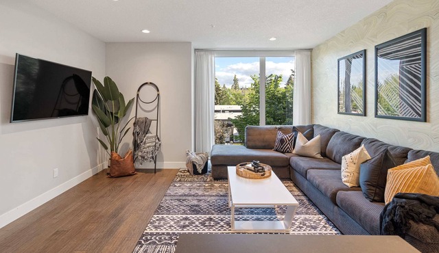 The Noma | Private Rooftop Patio | Sleeps 8