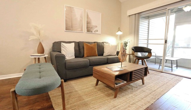 The Nomad at Gables | King Bed Pool Garage