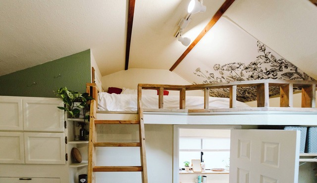 The Nook, a craftsman studio with everything you need