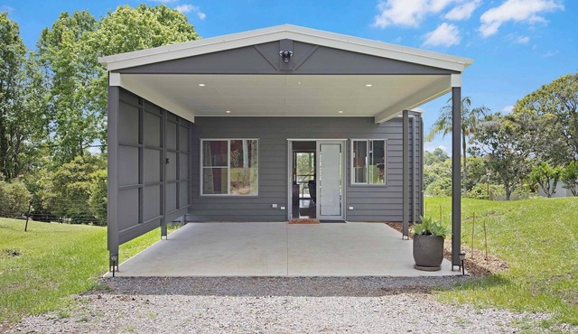 The Nook: Charming Maleny Stay for 4 Guests