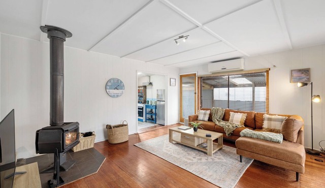 The Nook, cosy beach house in Sunderland Bay