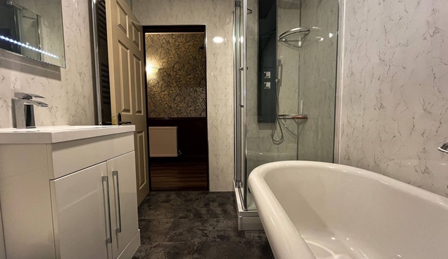 The Nook Crieff - central 2-bed with garden :)