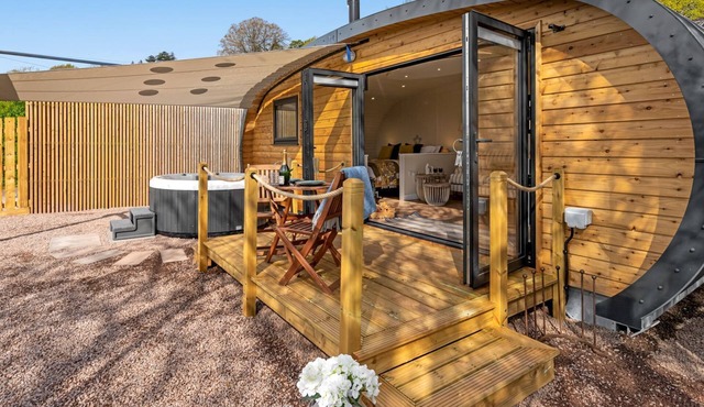 The Nook - Farm stay with hot tub - Chepstow
