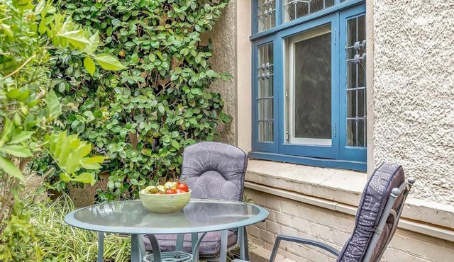 'The Nook' Peaceful Toorak Gardens Retro Cottage