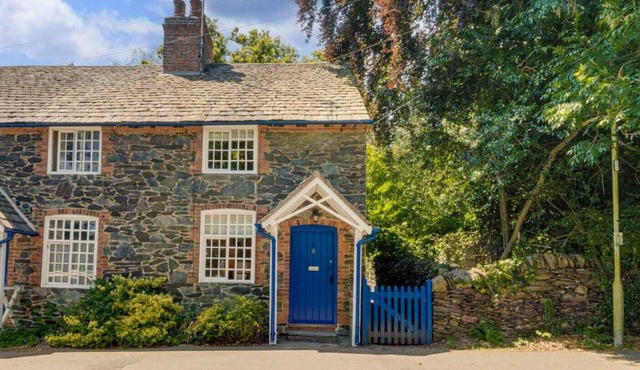 The Nook with Hot Tub