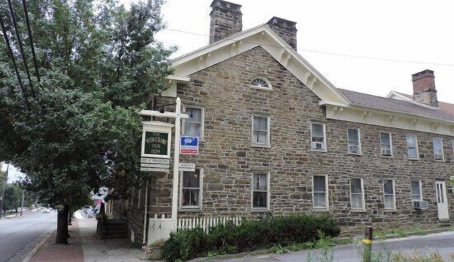 The Noon-Collins Inn