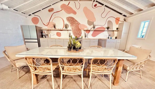 The Nordic Haven ATL - HOT TUB - 7 bedroom - 5000 sq ft - Near Beltline