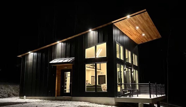 The Nordic Nook - Modern Cabin w/EV Charger