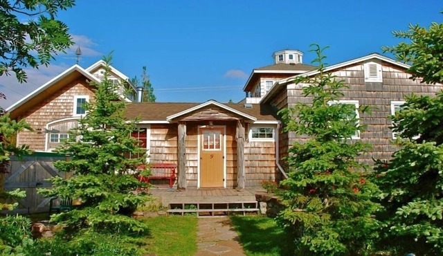 The North Shore Fisherman's Cabin- historic