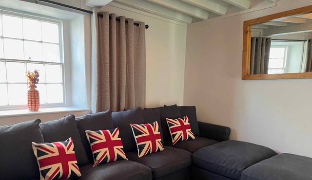 The North Wales Gathering - Hot Tub & Sleeps Up To 16