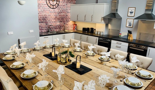 The North Wales Gathering - 9 Bedroom - EV Charging