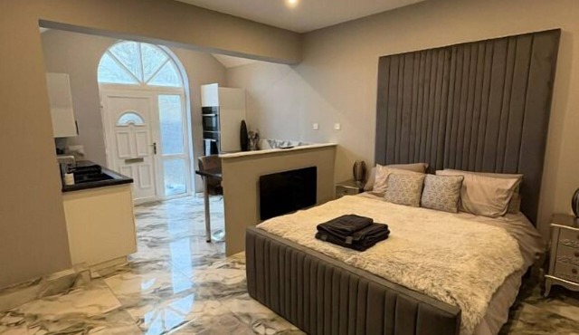 The Norwich Hideaway - Private Hot Tub