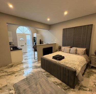 The Norwich Hideaway - Private Hot Tub