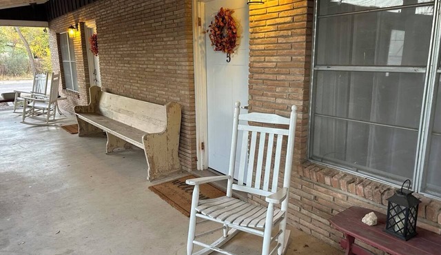 The Nueces River Retreat - sleeps 20, in charming Barksdale, TX