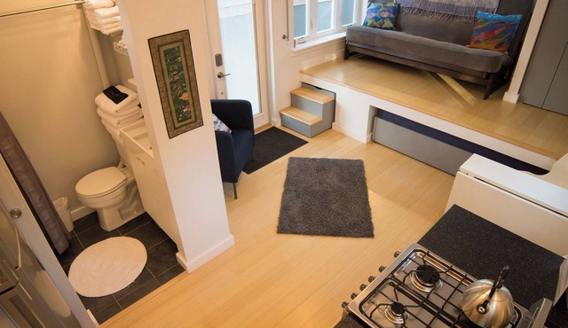 The Nun's House - Bright Modern Tiny Home in Lyons CO