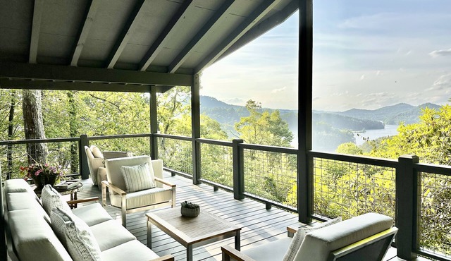 "The Nut House" Long Range Views & 5 Minutes to Cashiers Crossroads