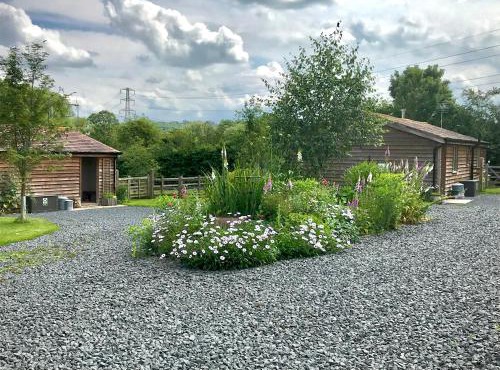 The Nut House - Squirrel Lane Lodges Ludlow